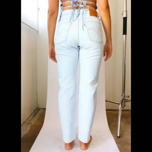 SALE! ⭐️ Levi’s Wedgie Straight Leg high rise light wash Jean - 26” inseam - Picture 11 of 16